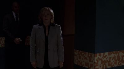 - Give us a minute, please.
- Yes, ma'am. - 24