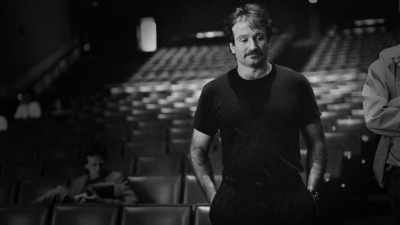 gives-that-which-drives-through - Robin Williams: Come Inside My Mind