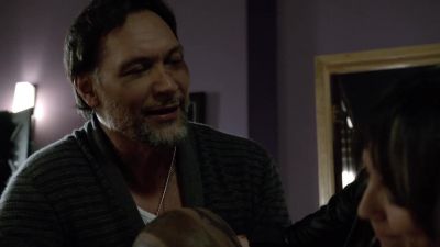 Glamorous life, mama.
That's right, baby. - Sons of Anarchy
