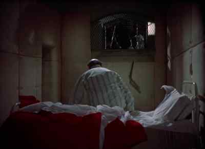 -(GLASS SHATTERING)
-(SCREAMS) - The Mummy