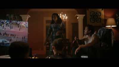 (glass smashing outside) - The Hate U Give