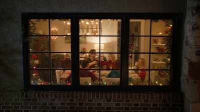 (glasses clinking) - Holiday Hotline
