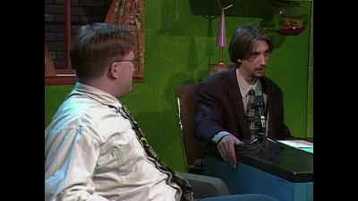 - Glenn Humplik exercising tonight.
- [audience cheers] - This Is the Tom Green Documentary