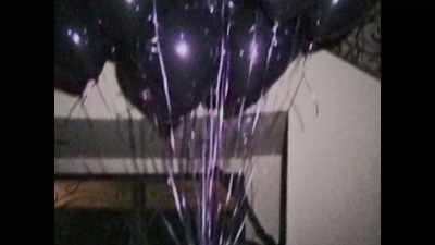 Globos, mil globos para mi amor. - Pamela, A Love Story