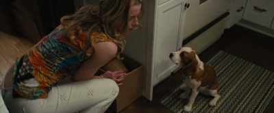 Gloria smelled stronger than usual. - A Dog's Journey