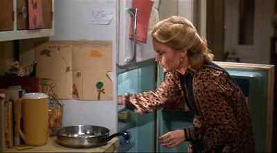 Gloria, why are you putting
the knives, forks... - Author! Author!