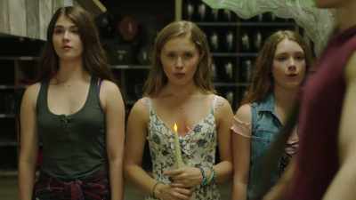 ♪ Glory, glory, hallelujah ♪ - Sharp Objects