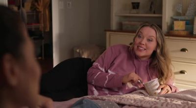 [ "Glow" by parris, delano,
and barker plays] - Chesapeake Shores