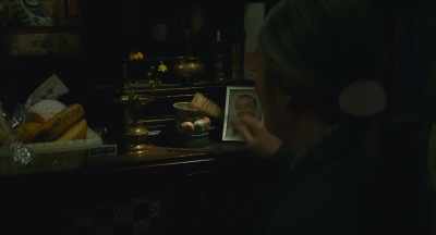 Go ahead and fix up
whatever there is to eat. - Shoplifters