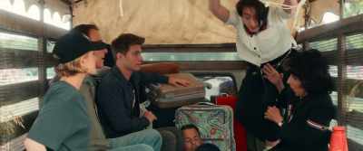 - Go fast, or we will miss the boat.
- Okay. - My Big Fat Greek Wedding 3