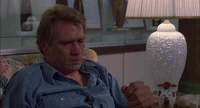 - Go get 'em, Loretta.
- There she is. - Coal Miner's Daughter