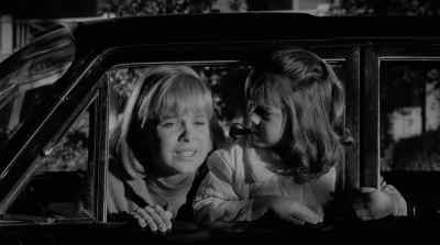 Go get her Kit,
make her come back! - I Saw What You Did