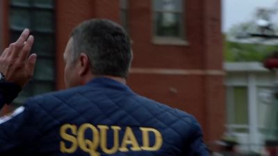 - Go. Go! Get back! - Chicago Fire