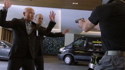Go, go, go. Everybody go. - Hawaii Five-0
