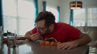 Go, go, go, go, go.
Swallow! Go, go. Swallow. - Superhot: The Spicy World of Pepper People