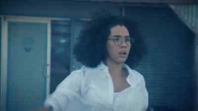 - Go, go, go! Let's go, get in.
- Clear out! - The Leftovers