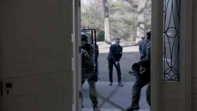 Go, go! Move! - The Following