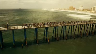 Go, Hector.
Go, go, go! - Fear the Walking Dead