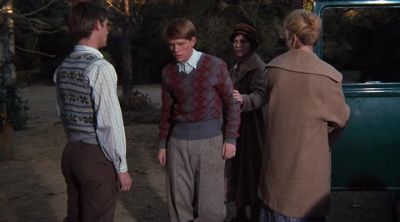 Go in the house, Mama. - The Waltons
