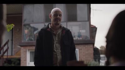 Go inside, Britt. - Mr Inbetween