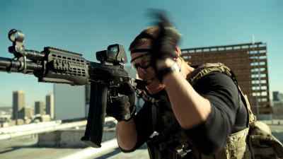 Go! Let's go! Move! Move! - Strike Back