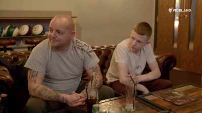 Go on, Dad. It's your go.
Me now. I need to smash this one. - Stacey Dooley Sleeps Over