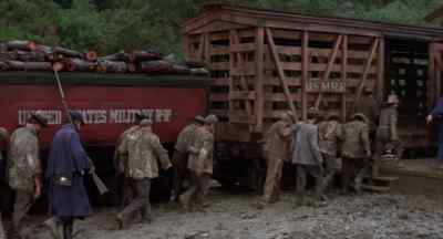 Go on inside.
Keep those men moving back there. - Shenandoah