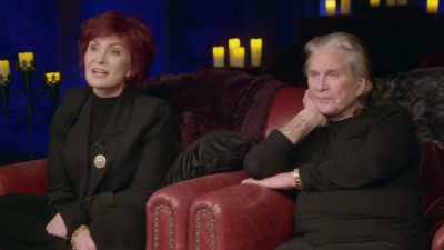 Go on, let's see it again
with the blankets going off. - The Osbournes Want to Believe
