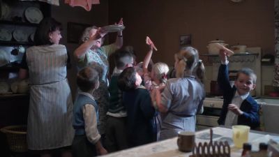 Go on, then, help yourselves. - Call the Midwife