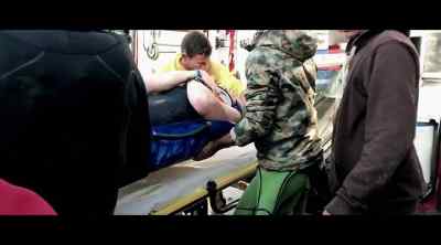 Go onto the stretcher now. - 100 Foot Wave