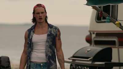 Go out and find some guy
who crushes life, - Moonshine