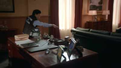 Go, quick, behind the couch... - Murderville