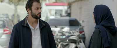 -Go to the car, I'll come in a second.
-What? - A Hero