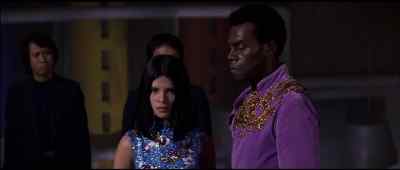 Go upstairs. - Cleopatra Jones and the Casino of Gold