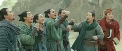 - Go, Xiaofan! - Come on.
- Go for it! - Jade Dynasty