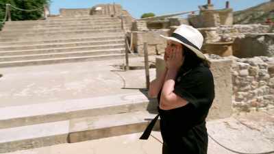 God, doesn't it just make you see
this place so differently - Raiders of the Lost Past with Janina Ramirez