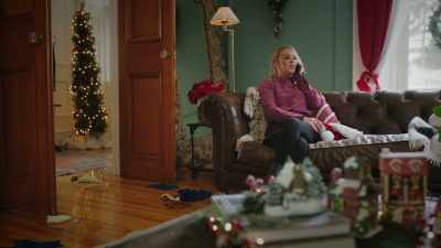 - God, I feel terrible.
- Well, - Unwrapping Christmas: Olivia's Reunion