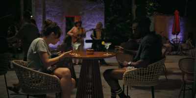 - God, that's so sweet.
Is there alcohol in that? - The Resort