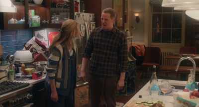 -Goddammit!
-[roars] - Kinda Pregnant