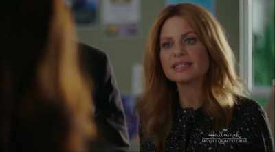 Goed. Als Arthur erbij is.
-Dank je. Kom. - Aurora Teagarden Mysteries: A Game of Cat and Mouse