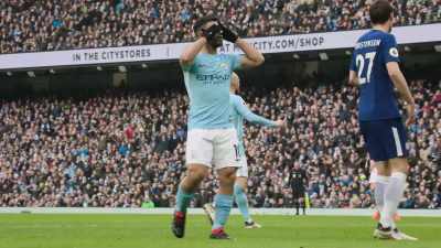 -Goes for the corner!
-[crowd groans] - All or Nothing: Manchester City