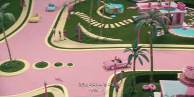 ♪ Goes with everything ♪ - Barbie