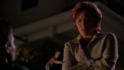 Gogolak. Hey, can you get
an excavation team out here? - The X-Files