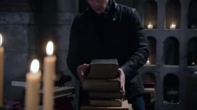 Gold has to be missing something, right? - Once Upon a Time