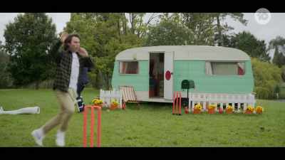 Golden duck! Yes! - Taskmaster