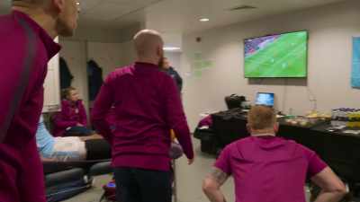 Gomez chases after.
Sané, brilliant control. Off his chest. - All or Nothing: Manchester City