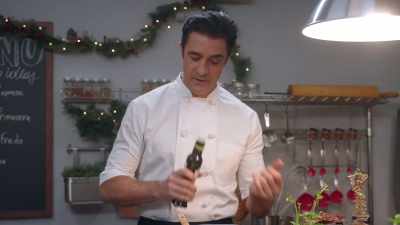Gonna give you
a little bit more that, - A Taste of Christmas
