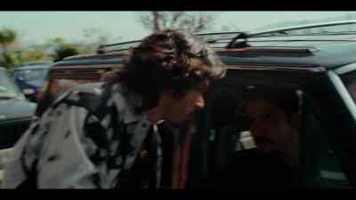Gonna take my guys inside.
We'll keep watch out front. - Narcos: Mexico