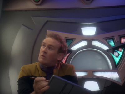 - Good afternoon, Chief.
- Doctor. - Star Trek: Deep Space Nine