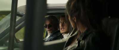 Good afternoon. I'd like to
offer up a ceasefire. - Hitman's Wife's Bodyguard